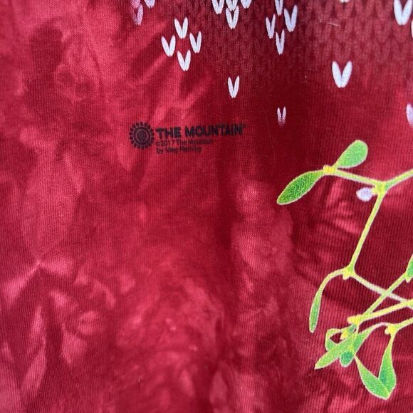 The Mountain T Shirt Men's‎ Size L Red Tie Dye Christmas Holiday Mistletoe - Picture 5 of 6